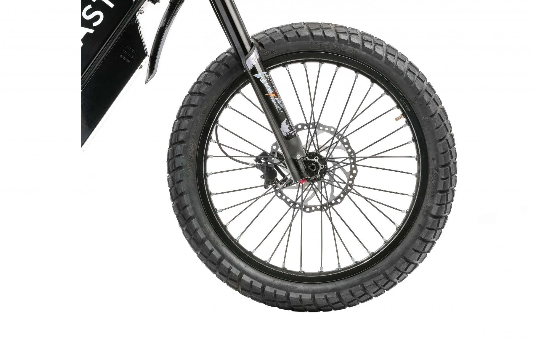 Delfast Top 3.0 ebike has two options of wheels: motor wheels (as on the picture) and dirt cross wheels for offroad adventures! Come and pick the ones you like to go outside and explore the roads, and mostly to have fun with this eBike beast!
